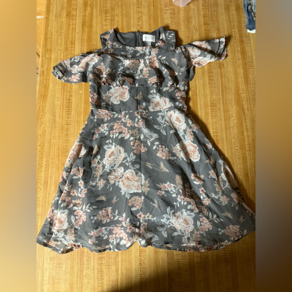 Girls dress size 8